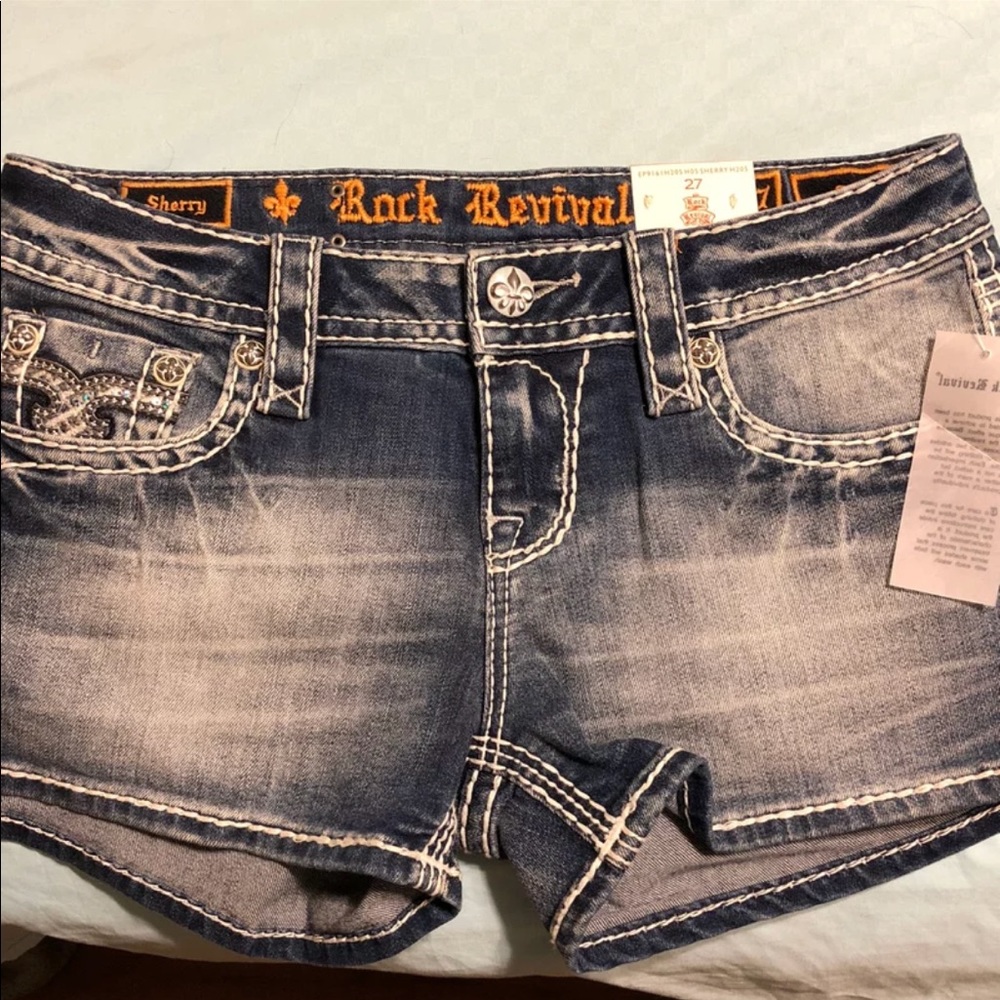 BNWT Rock Revival Sherry Shorts 27